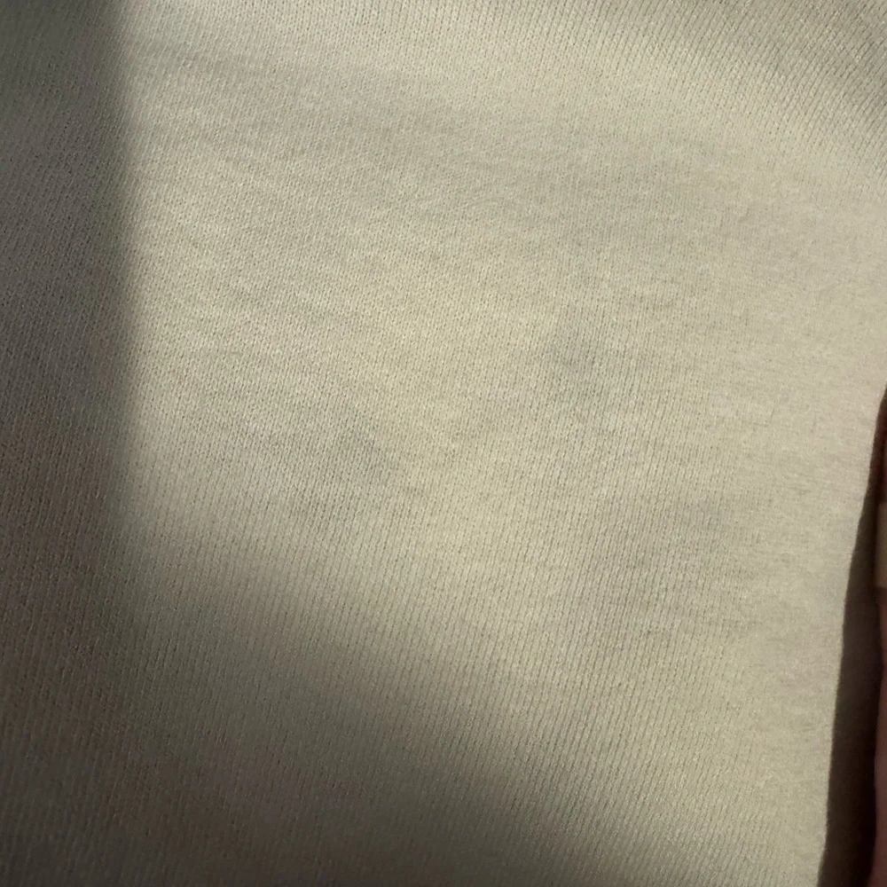 The North Face Cream Women's Pullover Sweatshirt with Logo Tag - Picture 2 of 3